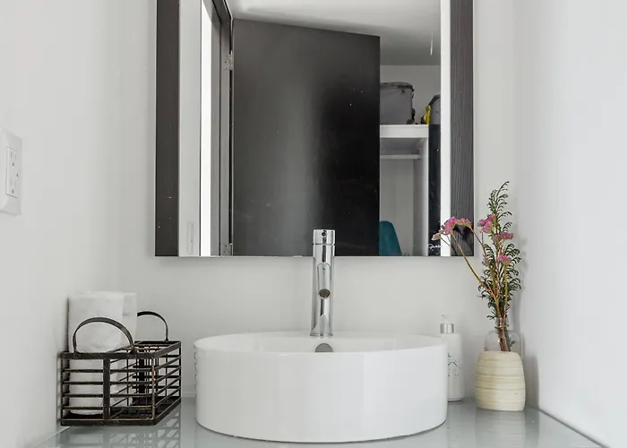 C302 1br - 1bth Apartment *
